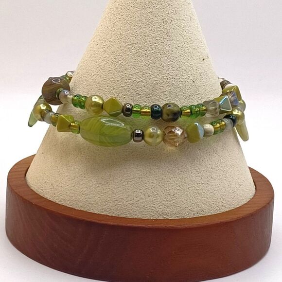 Vintage Spiral Wrap Bracelet with Multiple Shades and Shapes of Green Glass Bead - Picture 4 of 6